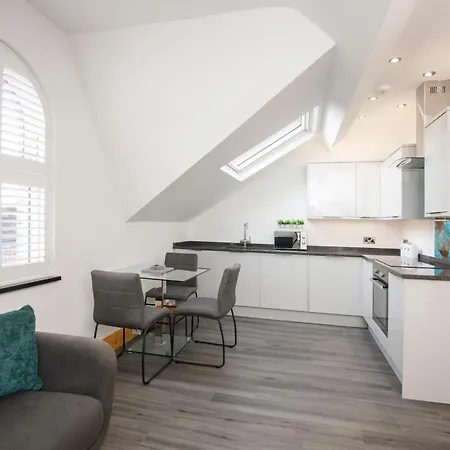 The Hideaway At The Lawrence Apartments York Exterior photo